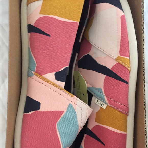 Women’s Toms Sneakers - Picture 1 of 2